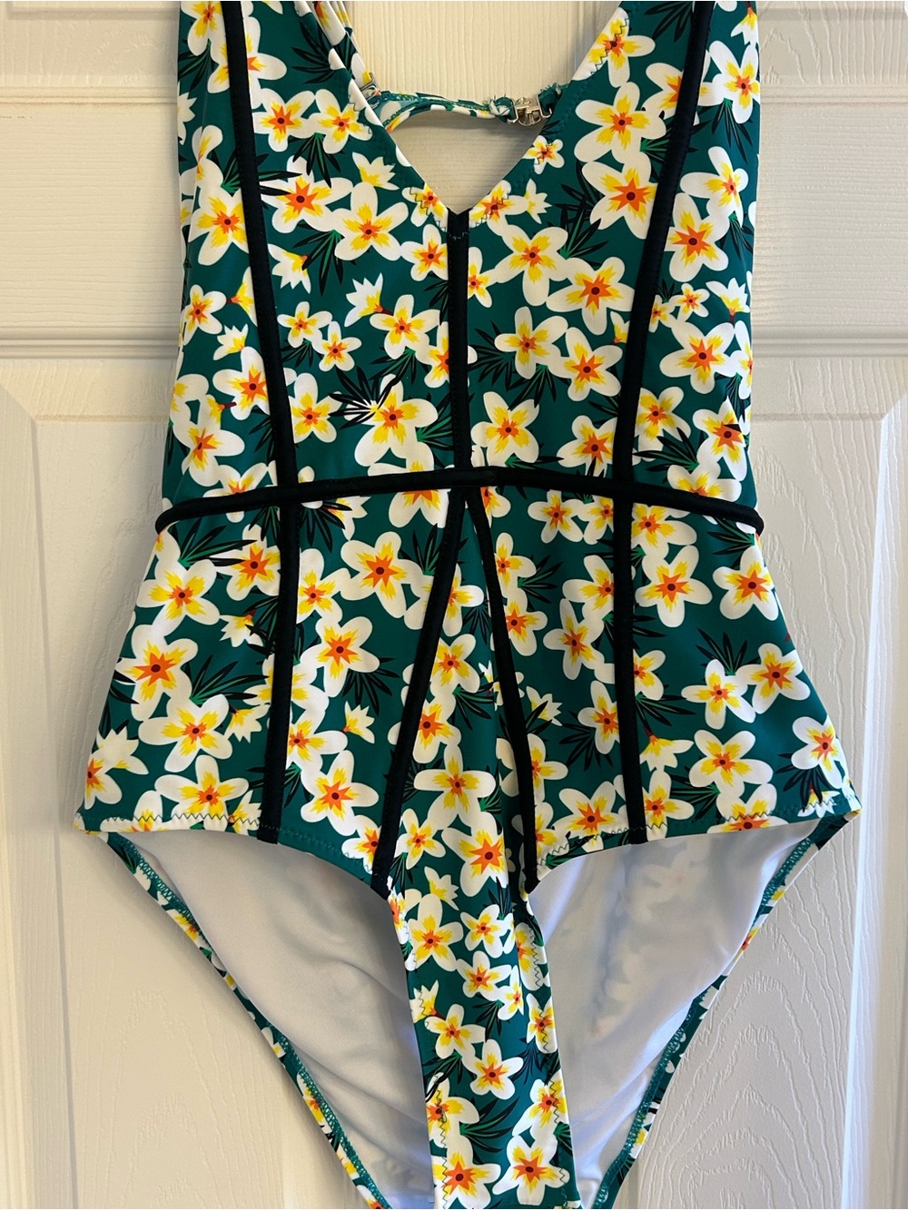 Cupshe Green Floral One-Piece Swimsuit with Yellow & White Blooms